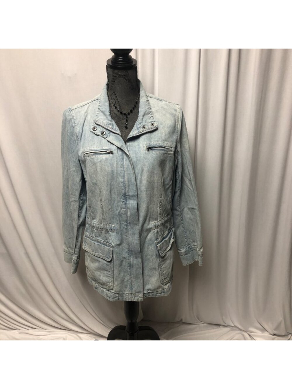 J Jill Light Wash Denim Jacket Womens Size Medium Cotton Lightweight Outerwear